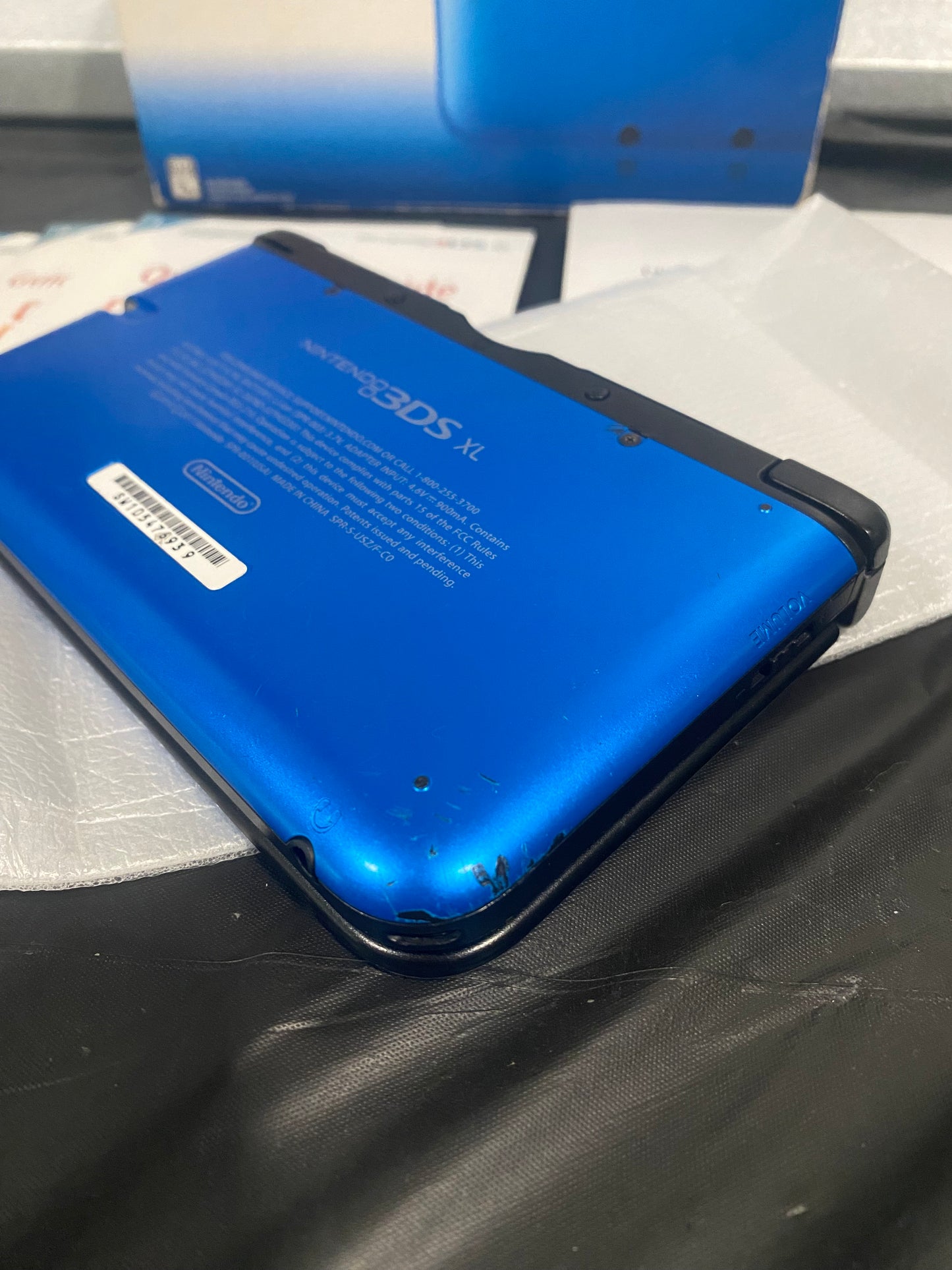 Nintendo 3DS XL Blue + Black (cosmetically flawed)(BOXED)